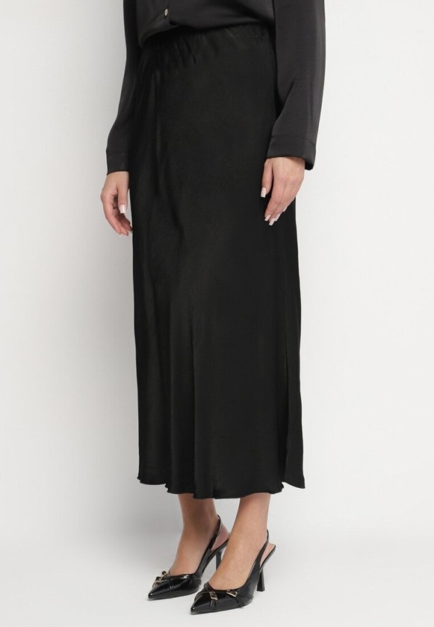 Czarna Spódnica Satynowa z Wiskozy o Rozkloszowanym Kroju Hanorilae