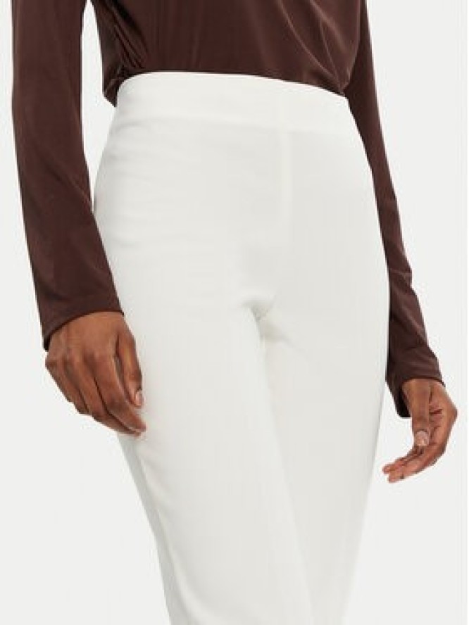 Rinascimento Spodnie materiałowe CFC0122858003 Biały Regular Fit