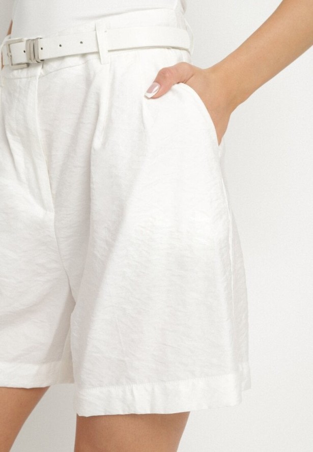 Białe Klasyczne Szorty z Wysokim Stanem Nitunea