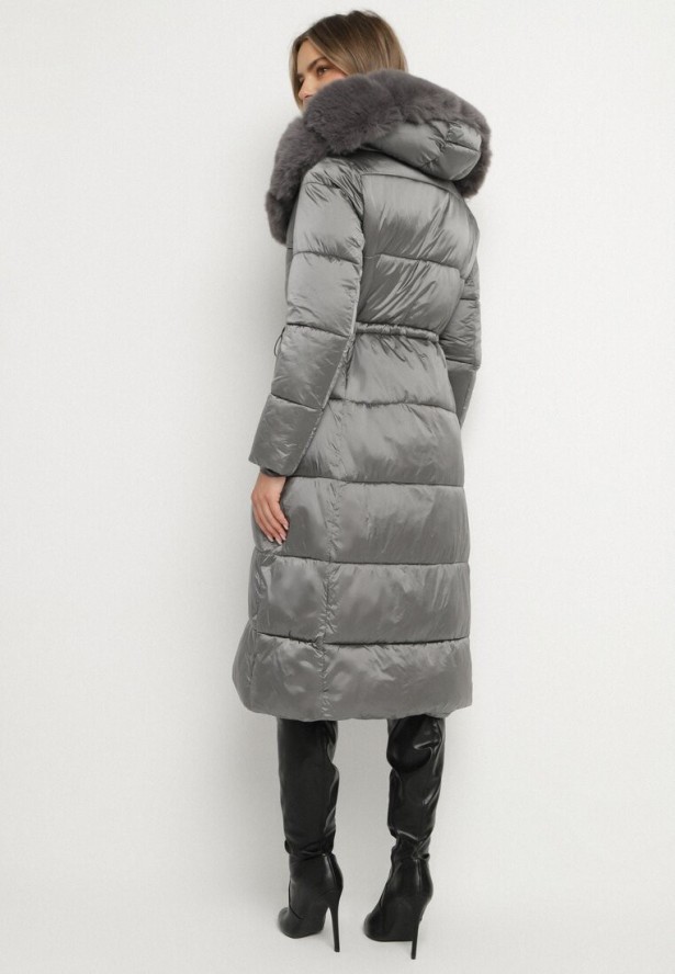 Szara Długa Kurtka Puchowa z Pikowanymi Przeszyciami i Kapturem z Futrem Zevea