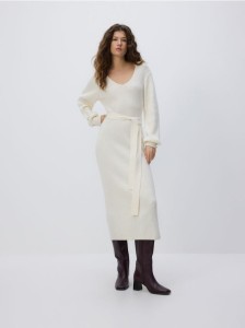 Sukienka z wełną - złamana biel