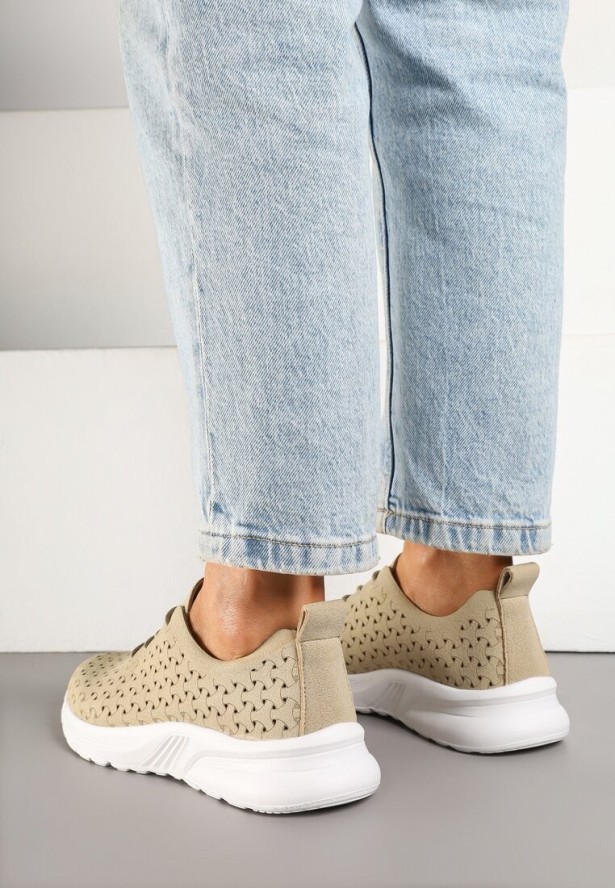 Ciemnobeżowe Sneakersy Ozdobione Ażurowym Wzorem Sareldi