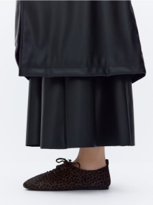 Zamszowe loafersy z włosiem - wielobarwny