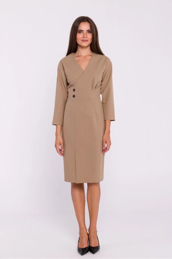 Elegancka sukienka ołówkowa z zaznaczoną talią czarna