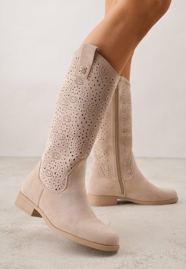 Ciemnobeżowe Botki Typu Kowbojki Ażurowe Ozdobione Metaliczną Aplikacją Iomosa