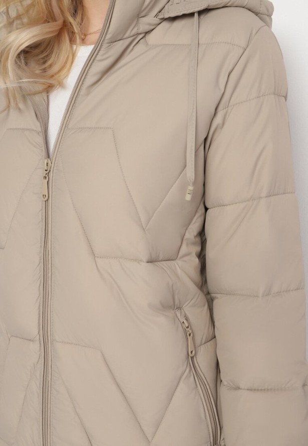 Ciemnobeżowa Kurtka z Szerokim Pikowaniem i Kapturem Yasidi