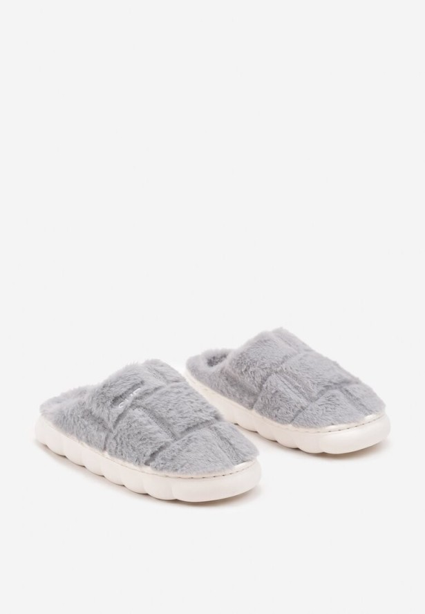 Szare Kapcie na Płaskiej Podeszwie z Futerkiem i Geometrycznym Motywem Naolivia