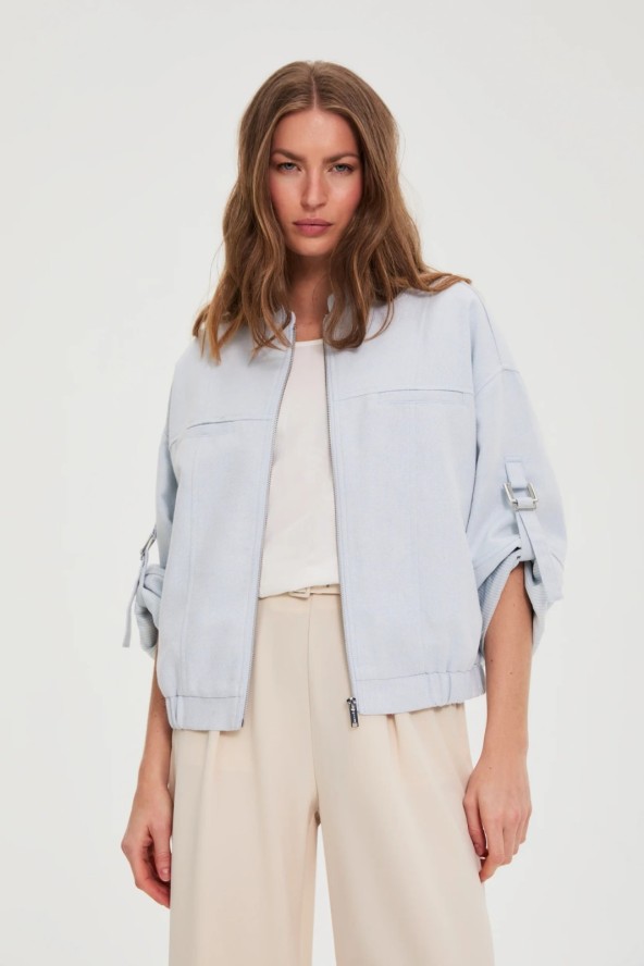 Kurtka z podwijanymi rękawami błękitna