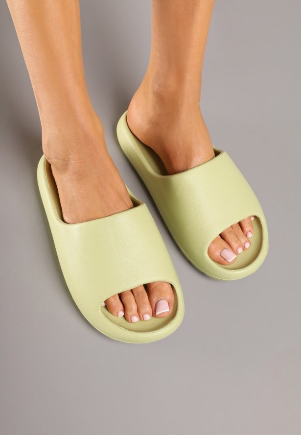 Jasnozielone Piankowe Klapki z Gładkim Wykończeniem Sonira