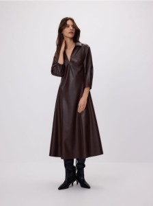 Sukienka z imitacji skóry - brązowy