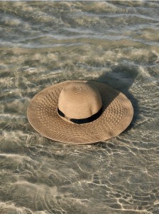 Słomkowy kapelusz - kremowy