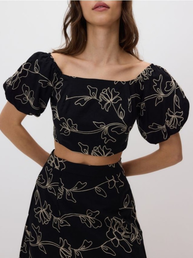 Top z bufkami - czarny