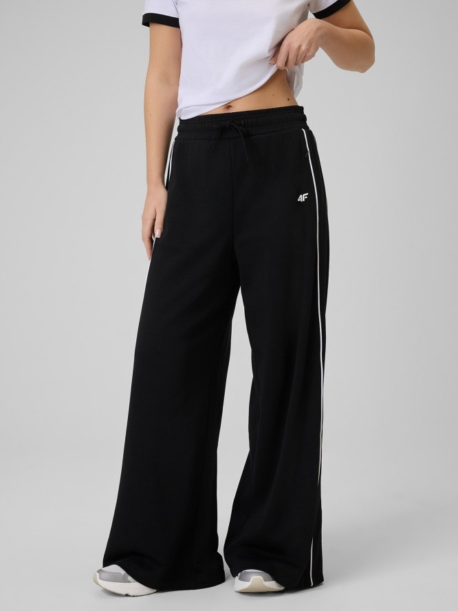 4F Spodnie dresowe z szerokimi nogawkami damskie - czarne M