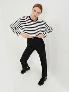 Crop top w paski - czarny