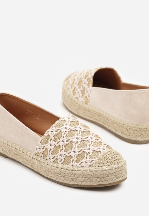 Beżowe Espadryle Ozdobione Plecionką i Geometrycznym Motywem Sdivoria