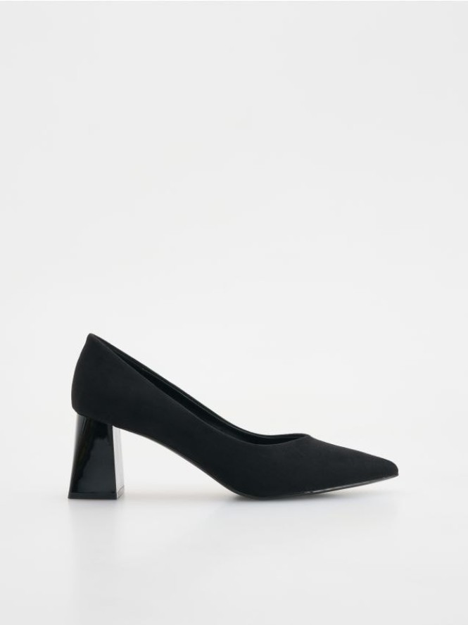 Czółenka na słupku - czarny