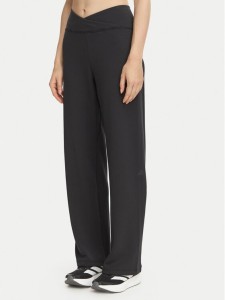 adidas Spodnie dresowe Motion Essentials KV3896 Czarny Regular Fit
