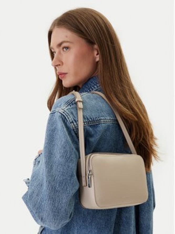Calvin Klein Torebka Foil Logo Elongated Camera Bag LV04F3276G Beżowy