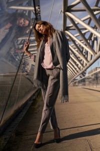 Spodnie cygaretki szare