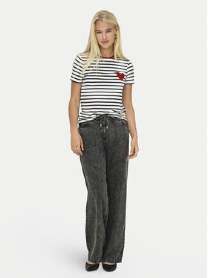 ONLY T-Shirt Heart 15318959 Biały Regular Fit
