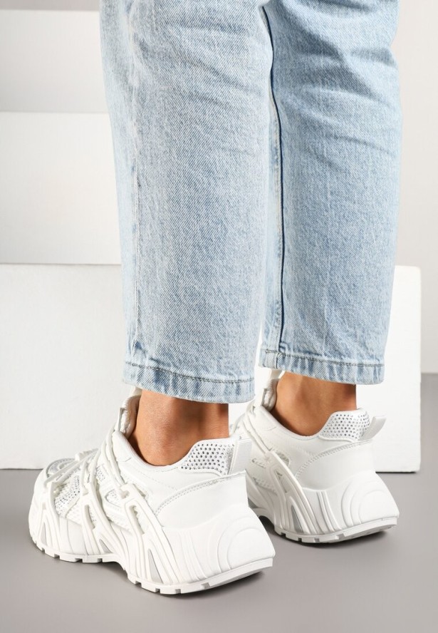 Białe Sneakersy na Grubej Podeszwie z Geometrycznym Wzorem i Cyrkoniami Lavinoria