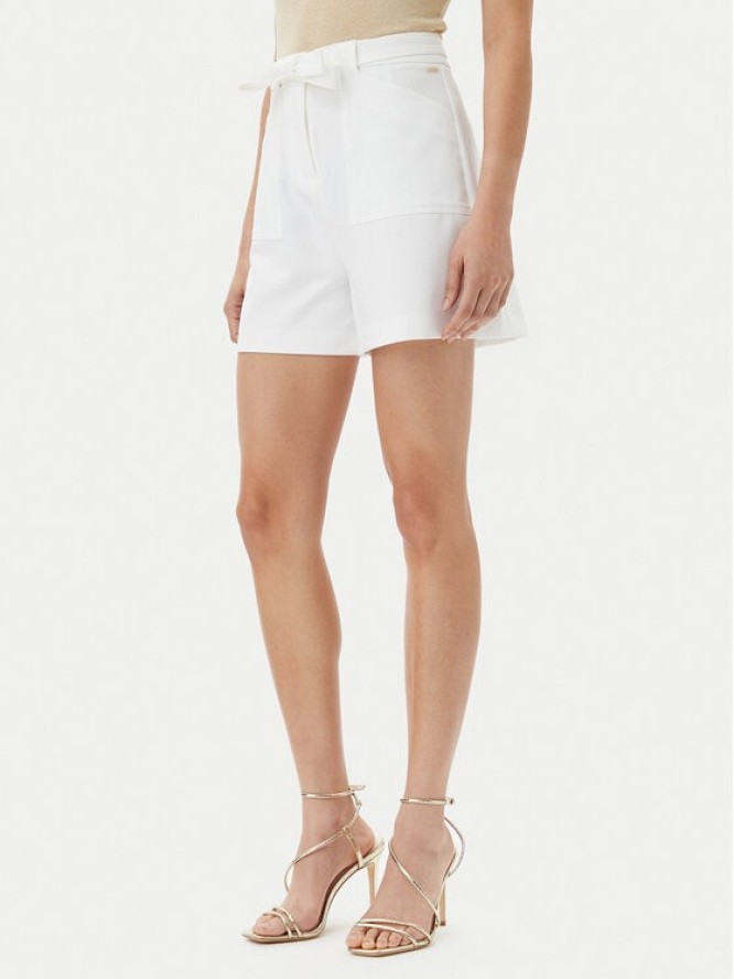 Guess Szorty materiałowe W5GD0I WH9Y2 Biały Loose Fit