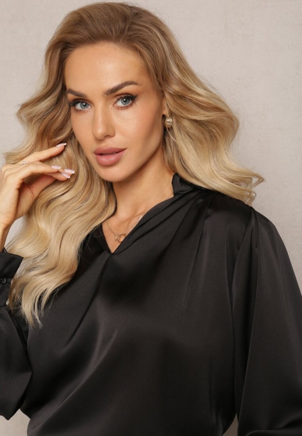 Czarna Bluzka z Kołnierzykiem i Ozdobnym Marszczeniem Ariba