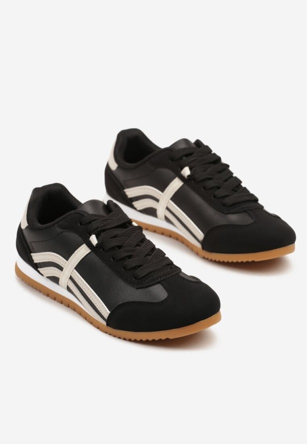 Czarne Sneakersy w Stylu Kultowych Tenisówek z Ozdobnymi Przeszyciami Wendiva