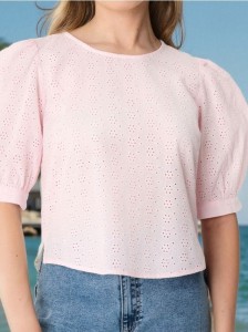 Ażurowa bluzka koszulowa z bufiastymi rękawami - różowy