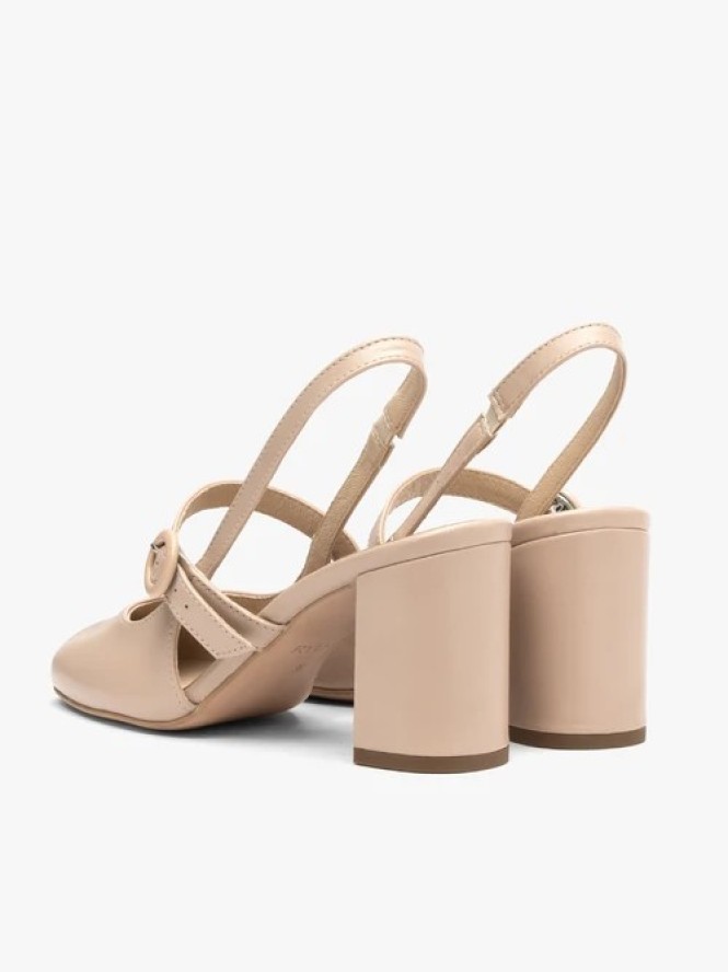 Beżowe czółenka typu slingback