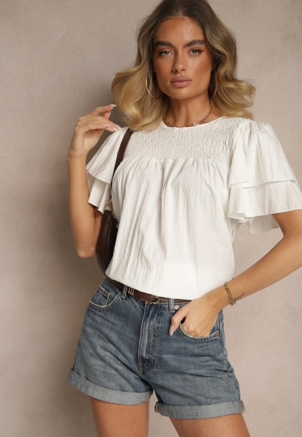 Biała Trapezowa Bluzka z Wiskozą Zdobiona Falbankami i Elastyczną Wstawką Mirlimi