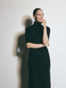 Sukienka z wiskozą - czarny