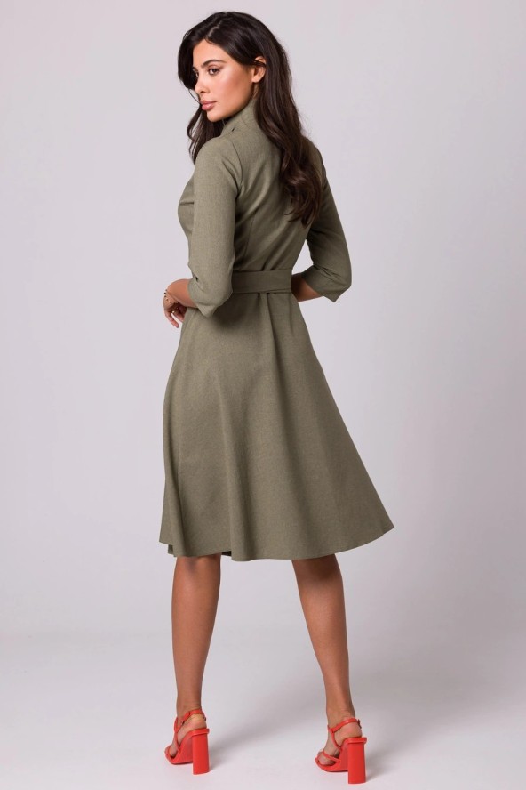 Rozkloszowana sukienka kopertowa z wiązaniem w pasie khaki