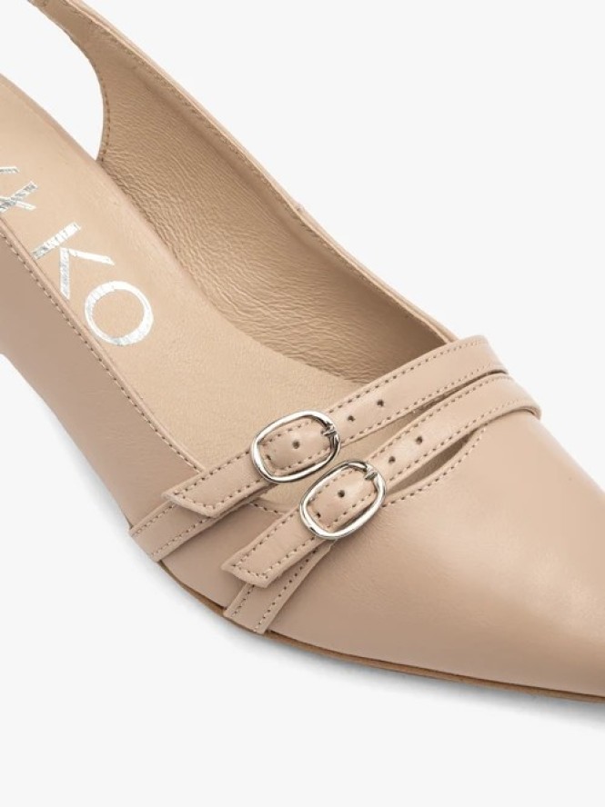 Beżowe czółenka slingback z ozdobnymi paskami