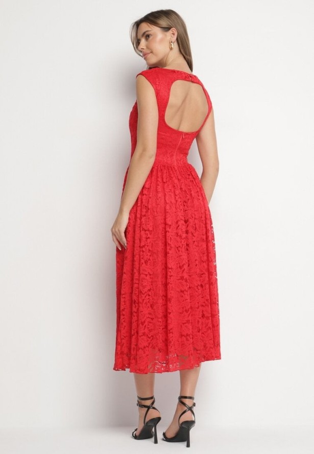 Czerwona Koronkowa Sukienka o Rozkloszowanym Kroju z Odkrytymi Plecami Nelamia