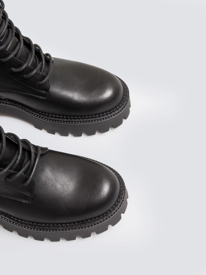 Trapery damskie ze skóry ekologicznej czarne OO274137 906