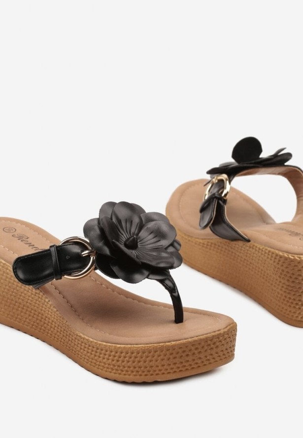 Czarne Klapki Typu Japonki na Koturnie z Kwiatami 3D Emimi