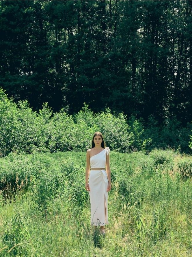 Asymetryczny top z wiskozy - biały