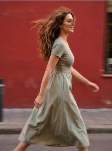 Sukienka midi z krótkim rękawem - zielony