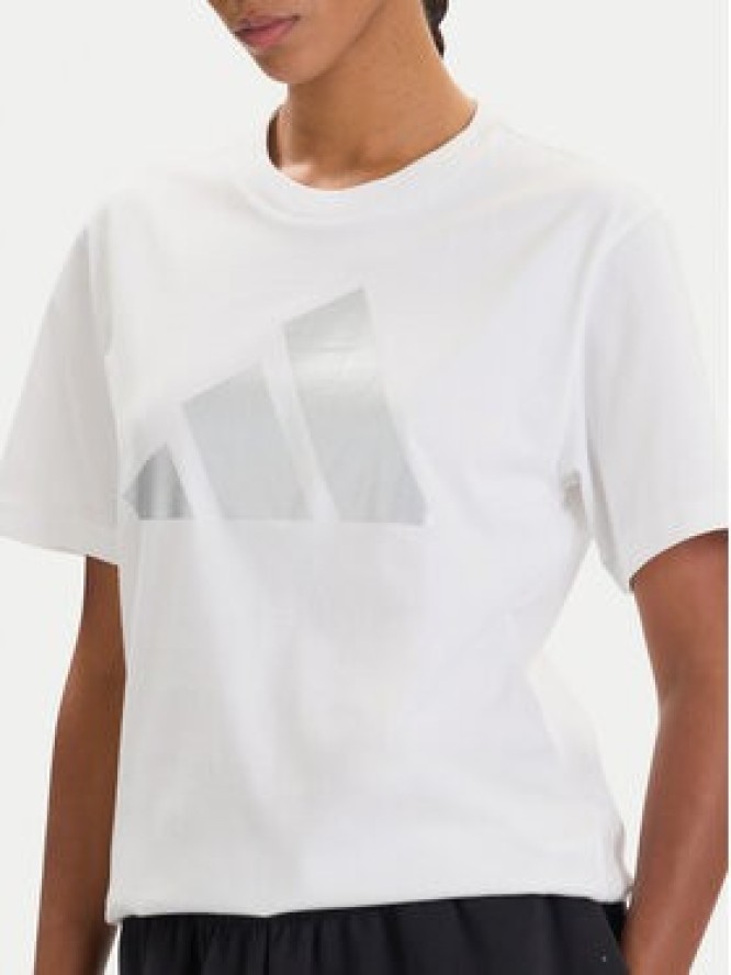 adidas T-Shirt Holiday Metallic Graphic JM4427 Biały Regular Fit