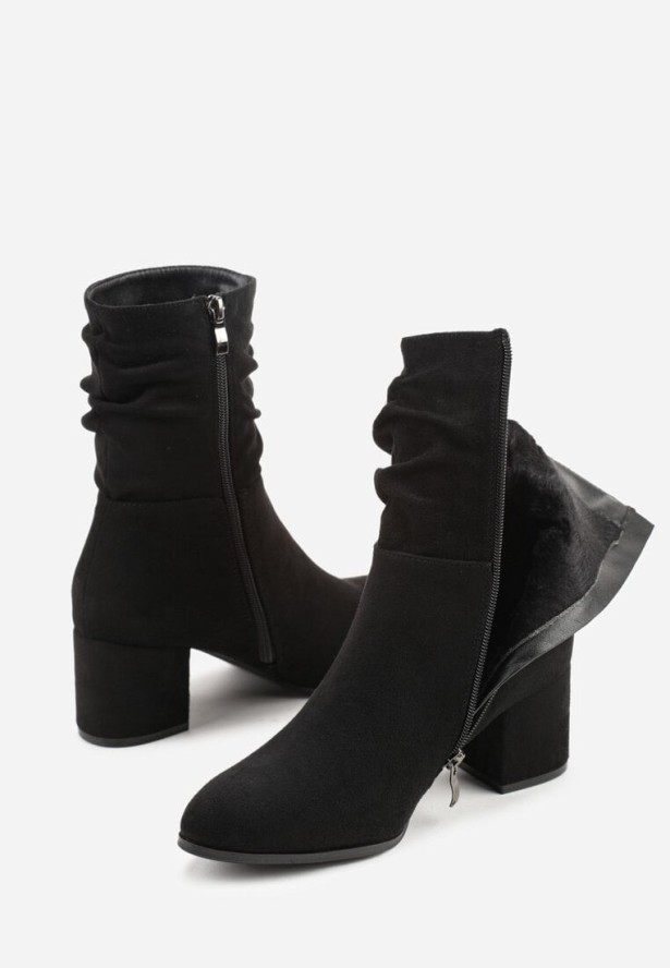 Czarne Botki Vices z Imitacji Zamszu na Słupku z Marszczoną Cholewką Ativitte