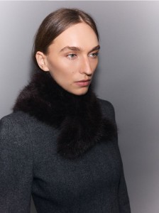 Szalik ze sztucznego futerka - ciemnobrązowy