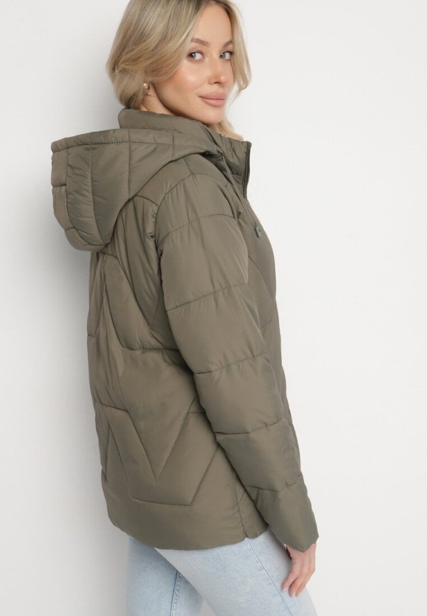 Ciemnozielona Kurtka z Szerokim Pikowaniem i Kapturem Yasidi