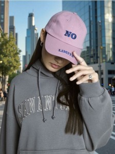 Czapka z daszkiem - różowy