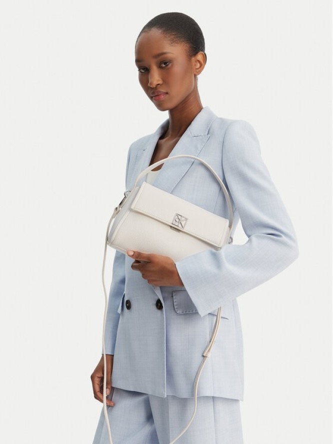 Calvin Klein Torebka Emblem Hw Pebble Shoulder Bag 25 LV04F3425G Biały