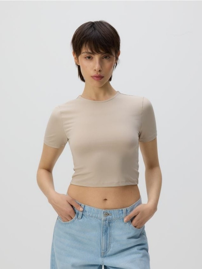 Krótki t-shirt - beżowy
