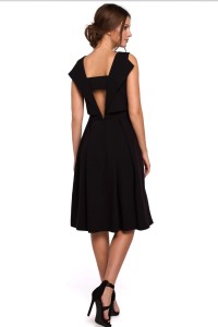 Elegancka rozkloszowana sukienka dekolt V na plecach czarna