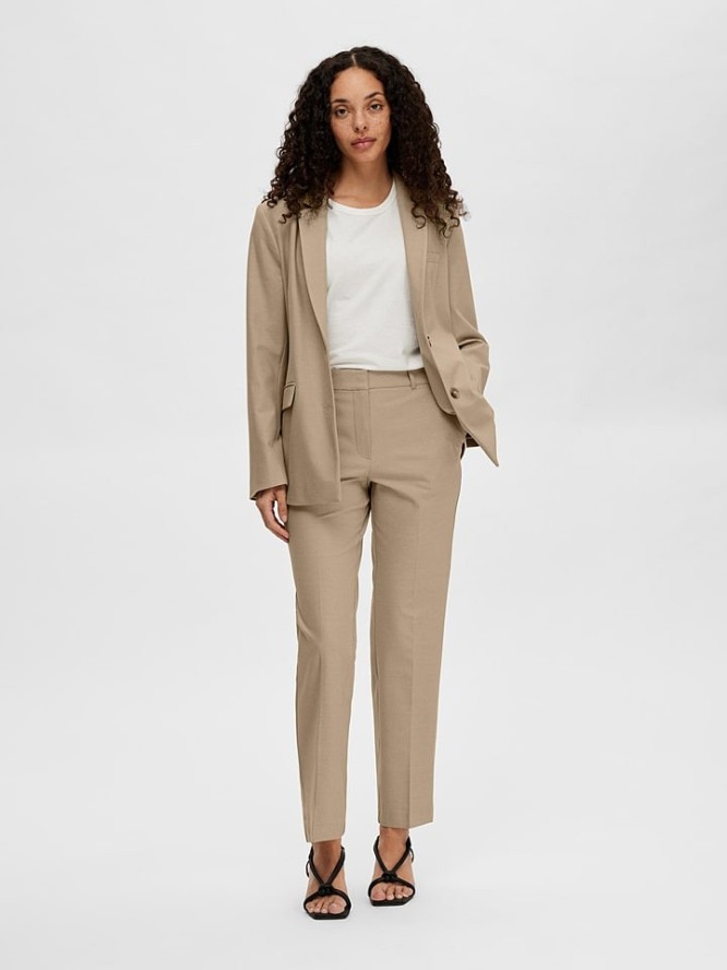 SELECTED FEMME Spodnie chino "Eliana" w kolorze beżowym rozmiar: 34/L32