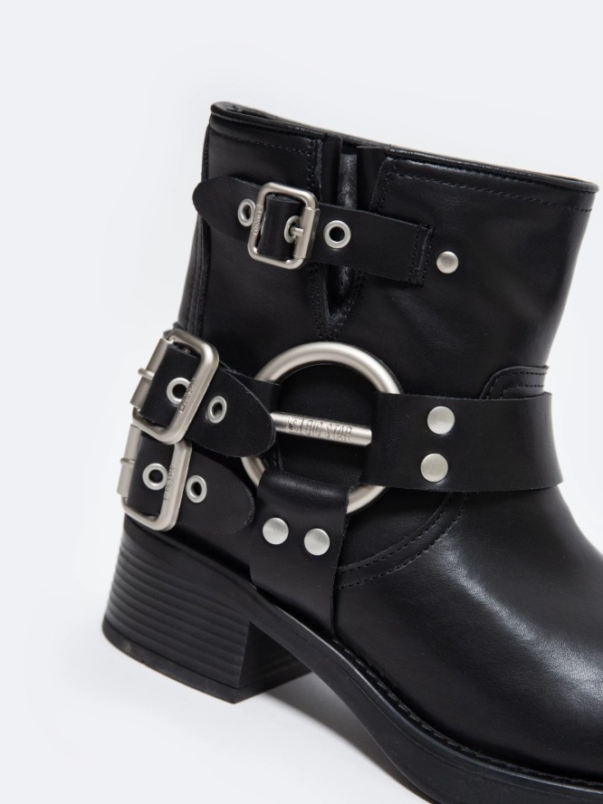 Botki damskie ze skóry naturalnej z ozdobnymi sprzączkami czarne OO274A190 906