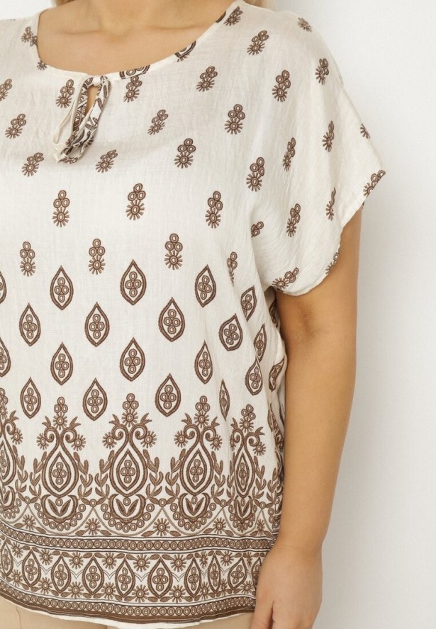Biało-Brązowa Bluzka w Boho Wzór z Wiązaniem przy Dekolcie Jenalia